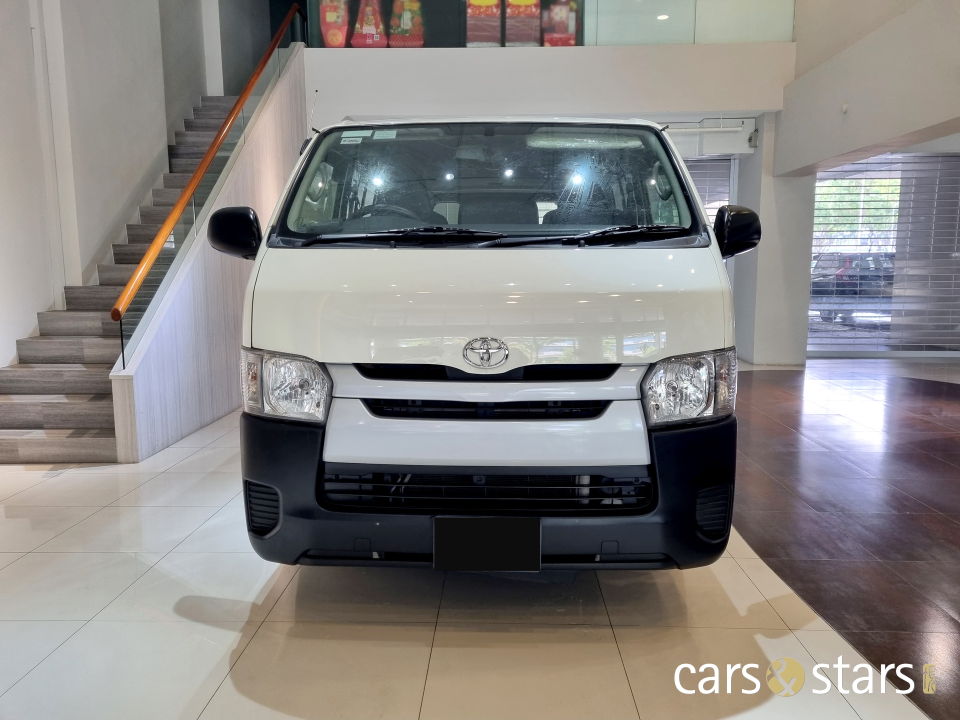 Car toyota hiace