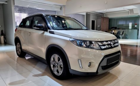 Suzuki-Vitara-Exterior-Side-Front