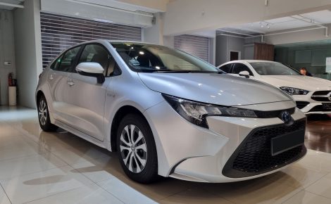 toyota-corolla-sdean-hybrid-exterior-side-front